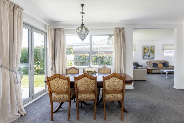 Photo of property in 44 Whakatomo Place, Havelock North, 4130