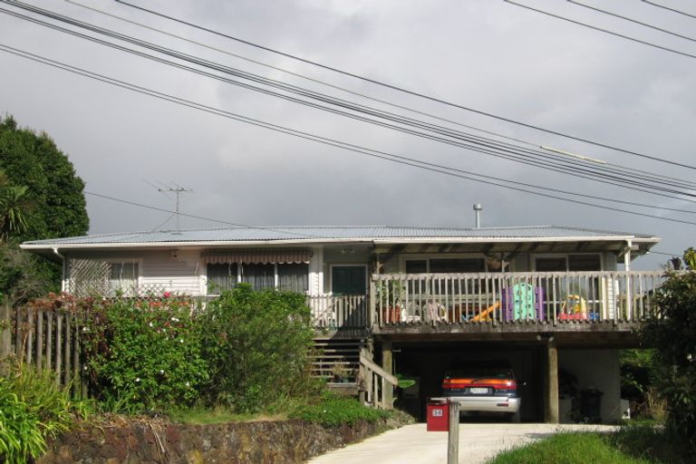 Photo of property in 34 Atkinson Road, Titirangi, Auckland, 0604