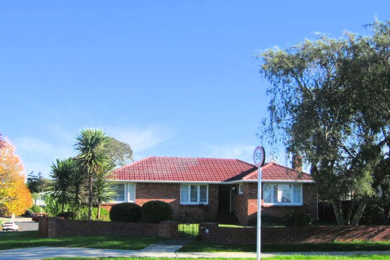 Photo of property in 14 Swaffield Road, Papatoetoe, Auckland, 2025