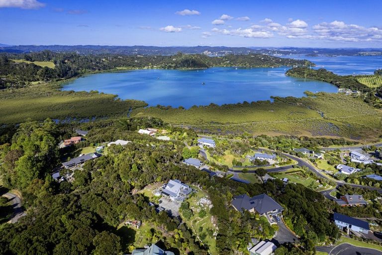 Photo of property in 16 Lichen Grove, Russell, 0272