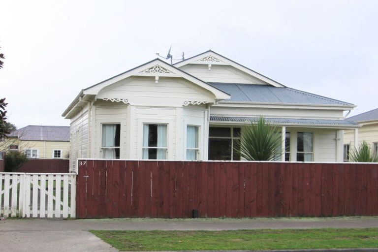 Photo of property in 37 Waldegrave Street, Palmerston North, 4410