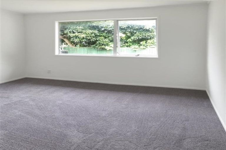 Photo of property in 32 Becker Drive, Weymouth, Auckland, 2103