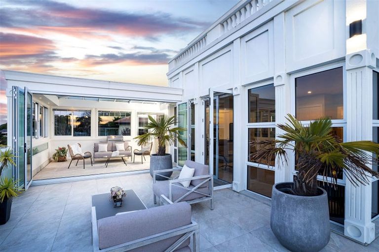 Photo of property in 37 Overdale Drive, Cashmere, Christchurch, 8022