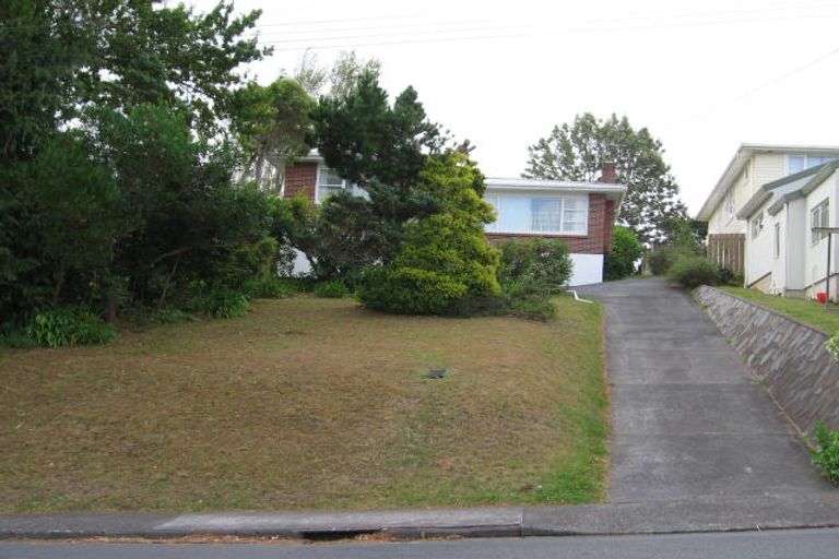 Photo of property in 66 Sunnynook Road, Sunnynook, Auckland, 0620