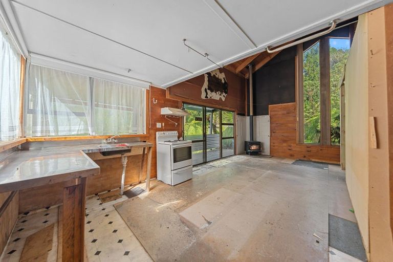 Photo of property in 14 Te Aute Ridge Road, Waitakere, Henderson, 0781