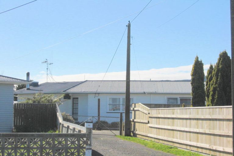 Photo of property in 33 Bledisloe Street, Levin, 5510