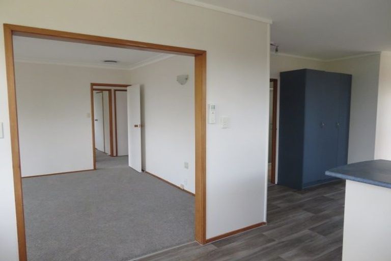 Photo of property in 4171a Great North Road, Glen Eden, Auckland, 0602