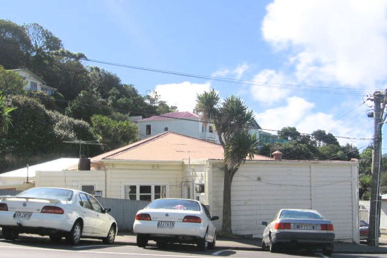 Photo of property in 24 Todman Street, Brooklyn, Wellington, 6021