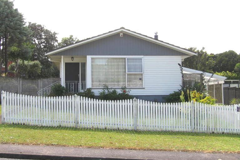 Photo of property in 44 Felgrove Street, Glendene, Auckland, 0602