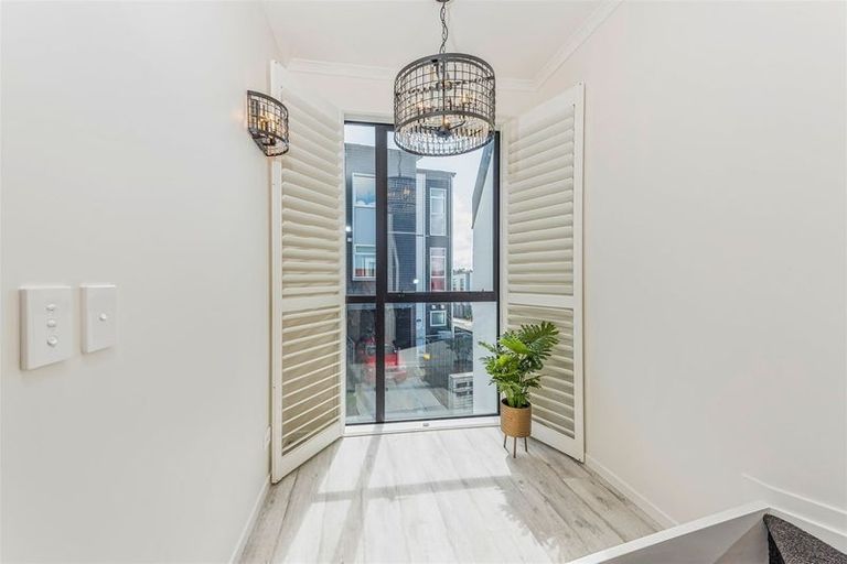 Photo of property in 4 Mayfly Lane, Hobsonville, Auckland, 0616