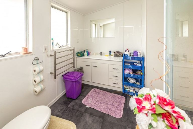 Photo of property in 35 Raupo Street, Castlecliff, Whanganui, 4501