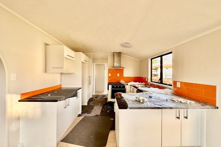 Photo of property in 20 Finlayson Avenue, Clendon Park, Auckland, 2103