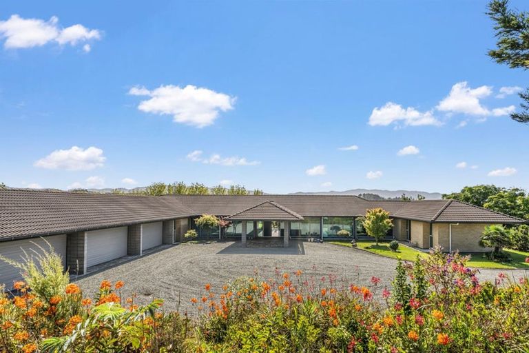 Photo of property in 2342 Cove Road, Mangawhai, 0573