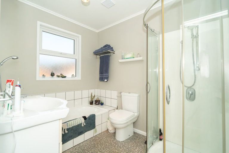 Photo of property in 36 Bracken Road, Paparangi, Wellington, 6037