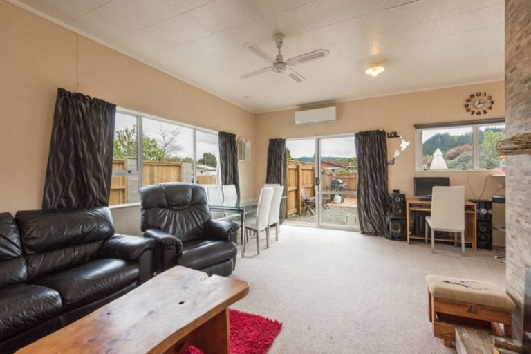 Photo of property in 10b Windlesham Place, Wakefield, 7025