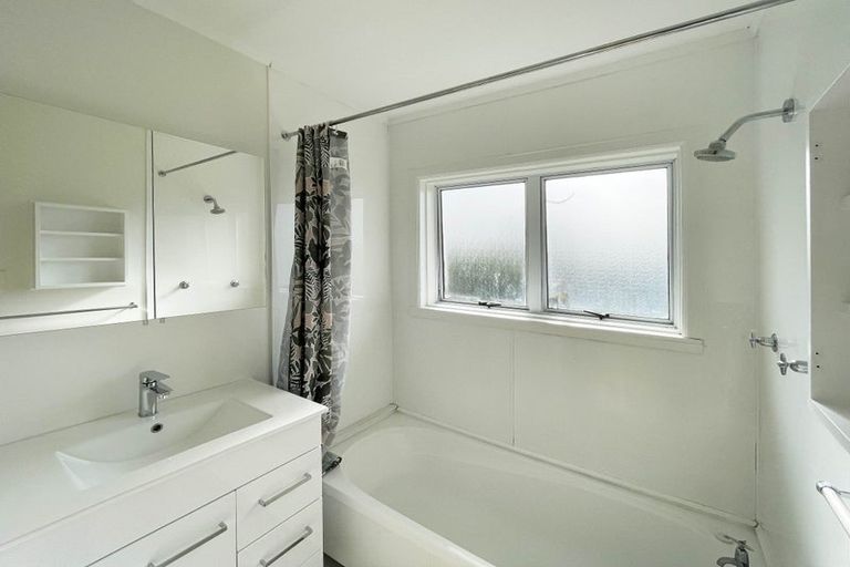 Photo of property in 21 Pegler Drive, Howick, Auckland, 2014