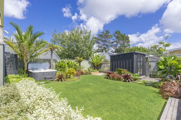 Photo of property in 100 Old Mill Road, Westmere, Auckland, 1022