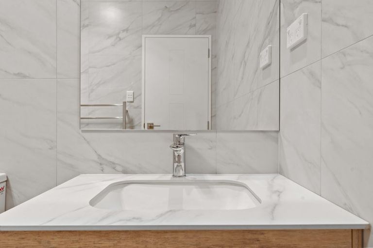 Photo of property in 16 Taukahiwi Road, Pukekohe, 2120