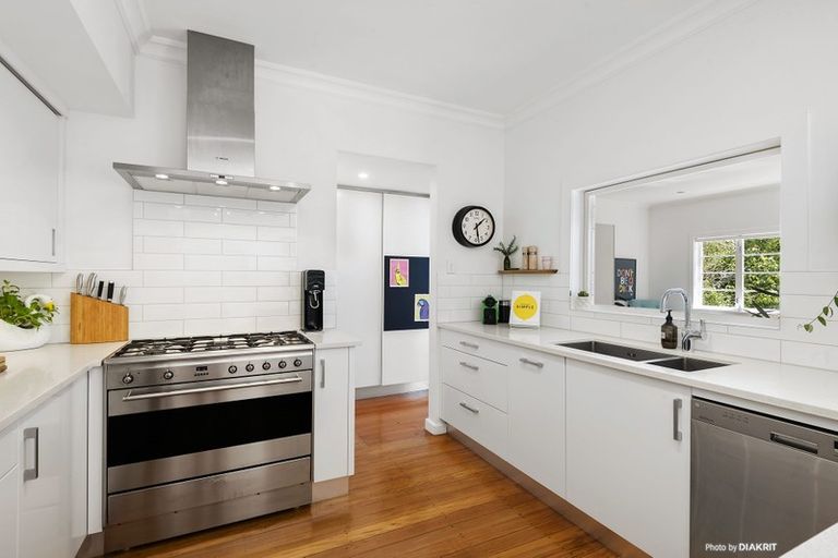 Photo of property in 52 Box Hill, Khandallah, Wellington, 6035