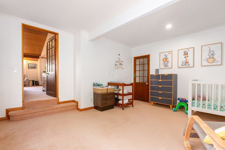 Photo of property in 2/16 Cheviot Road, Lowry Bay, Lower Hutt, 5013