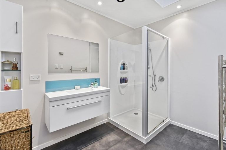 Photo of property in 16 Brynbela Court, Papakura, 2110