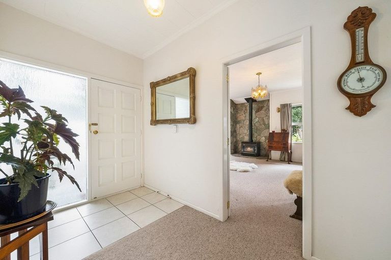 Photo of property in 307 Te Moana Road, Waikanae, 5036