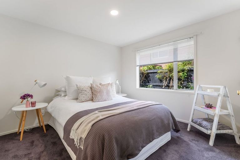 Photo of property in 43 Berkshire Drive, Avonhead, Christchurch, 8042