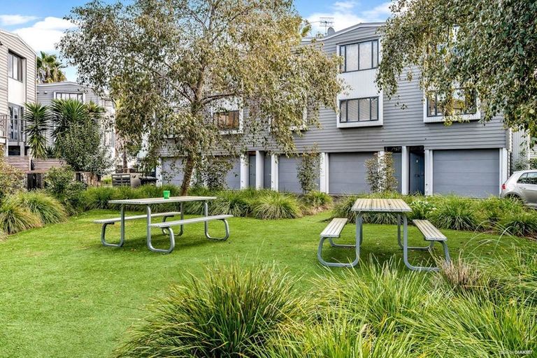 Photo of property in 2 Dovedale Place, Parnell, Auckland, 1010