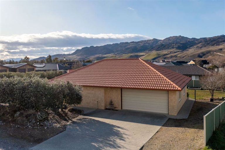 Photo of property in 56 Missy Crescent, Mount Pisa, Cromwell, 9383