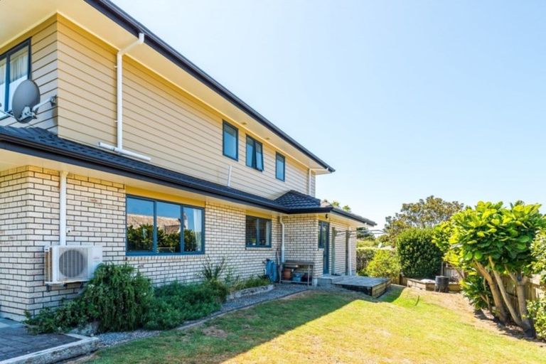 Photo of property in 19a Paparoa Road, Cockle Bay, Auckland, 2014