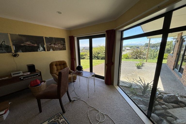 Photo of property in 125 Ruapehu Drive, Fitzherbert, Palmerston North, 4410