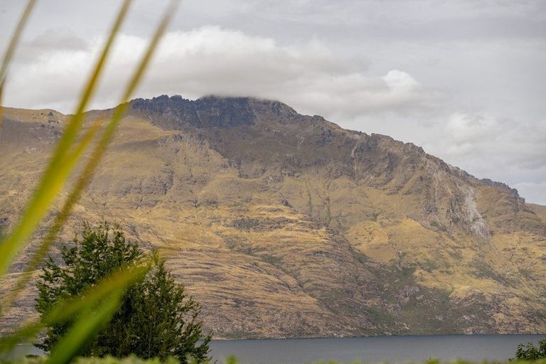 Photo of property in 17 Arawata Terrace, Fernhill, Queenstown, 9300