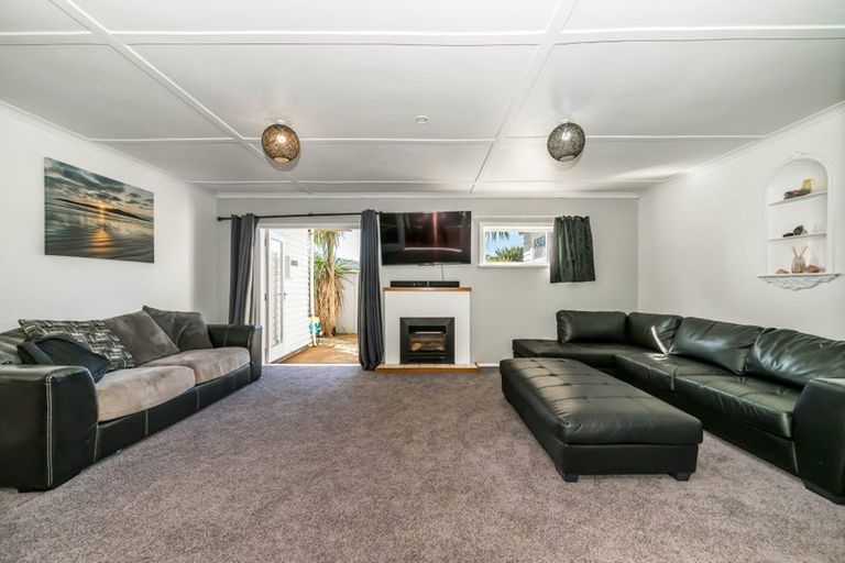 Photo of property in 3 Wairere Grove, Paraparaumu, 5032