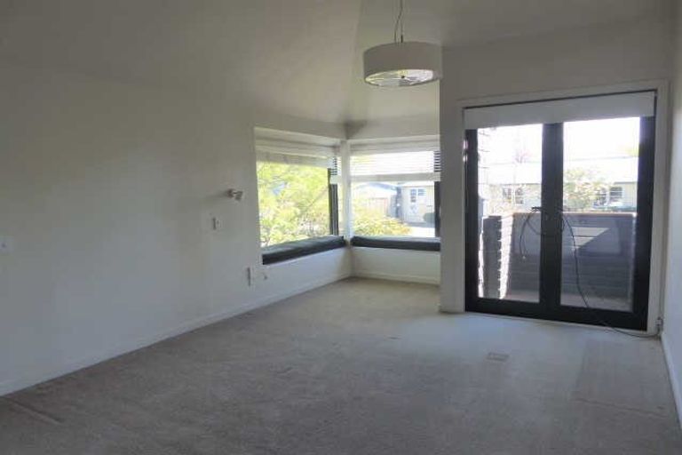 Photo of property in 1/52 Aikmans Road, Merivale, Christchurch, 8014