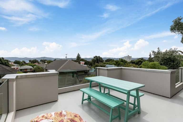 Photo of property in 203 Muritai Road, Eastbourne, Lower Hutt, 5013
