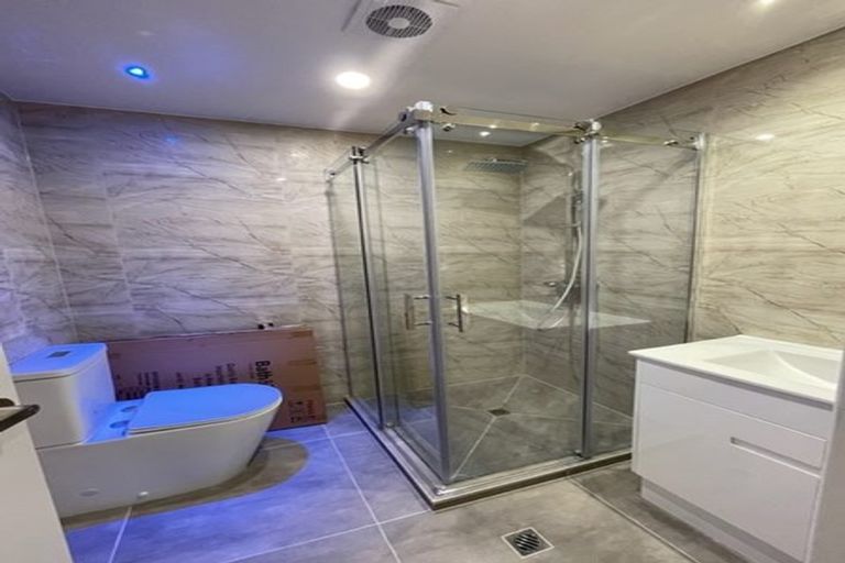 Photo of property in 128b Hutchinsons Road, Bucklands Beach, Auckland, 2014