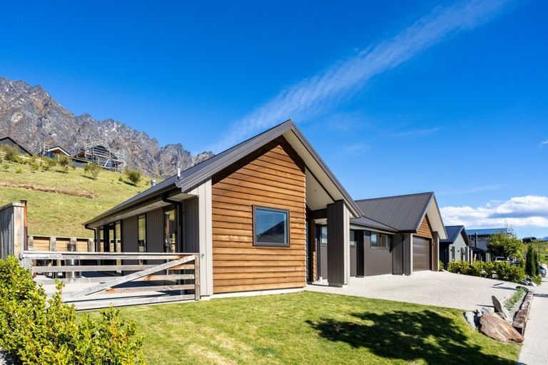 Photo of property in 35 Muster Road, Jacks Point, 9371