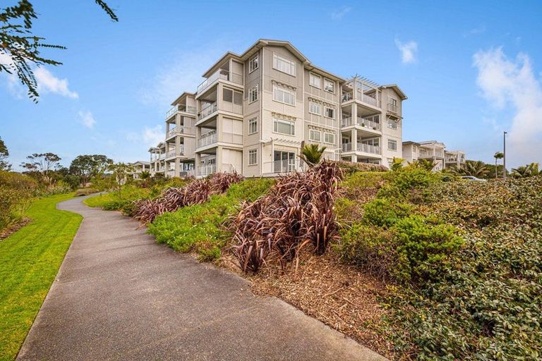 Photo of property in 42 Eaves Bush Parade, Orewa, 0931