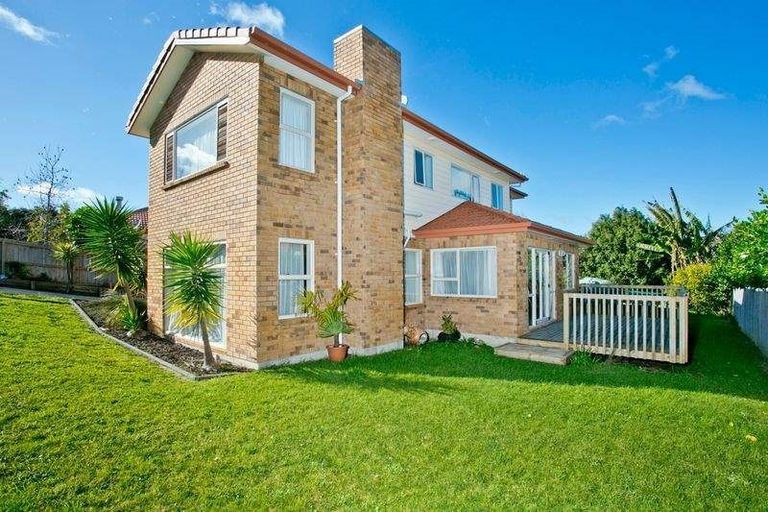 Photo of property in 14c Baulcomb Parade, Windsor Park, Auckland, 0632
