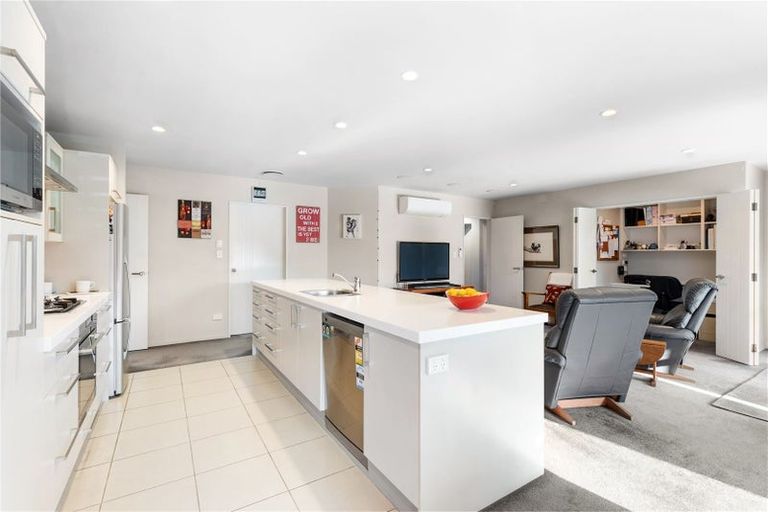 Photo of property in 5 Donovan Place, Aidanfield, Christchurch, 8025