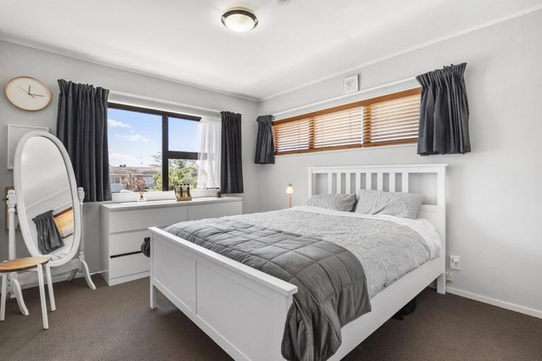 Photo of property in 20 Ronald Macken Place, Windsor Park, Auckland, 0632