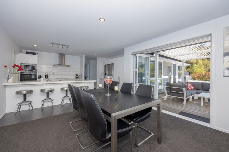 Photo of property in 43 Kingfisher Crescent, Albert Town, Wanaka, 9305
