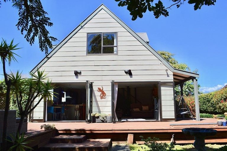 Photo of property in 11 Renata Road, Otaki, 5512