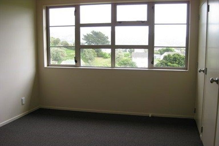 Photo of property in 34 Hereford Street, Cannons Creek, Porirua, 5024
