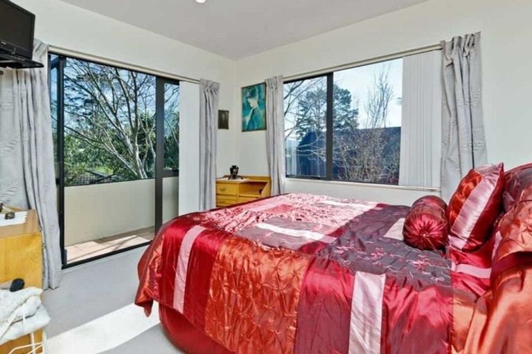 Photo of property in 16 Fearnley Grove, Albany, Auckland, 0632