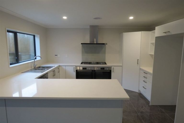 Photo of property in 13 Gifford Grove, Churton Park, Wellington, 6037