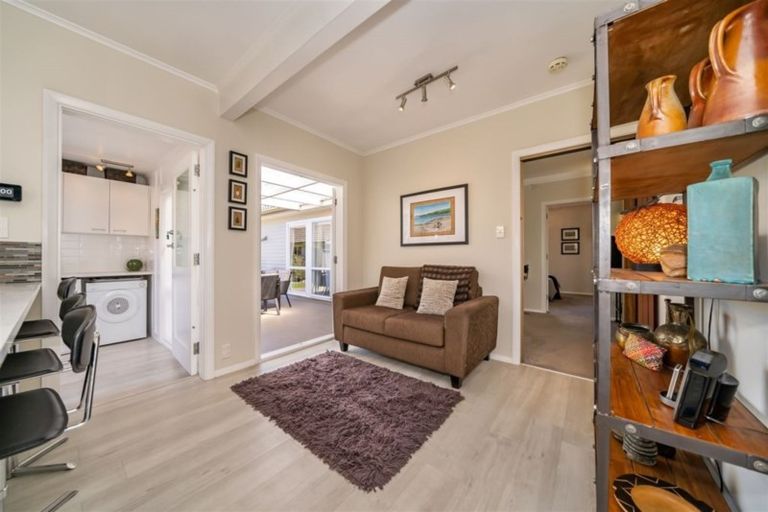 Photo of property in 350 Fergusson Drive, Heretaunga, Upper Hutt, 5018