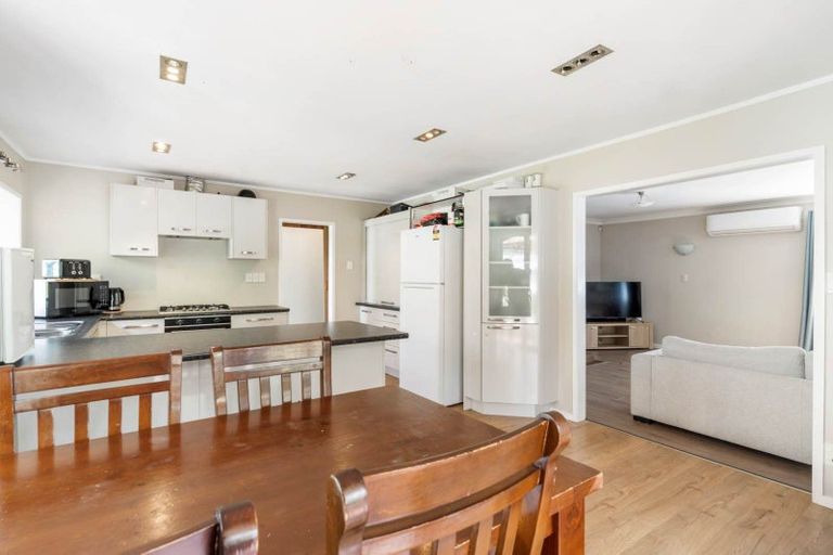 Photo of property in 17 Pinehurst Place, Wattle Downs, Auckland, 2103