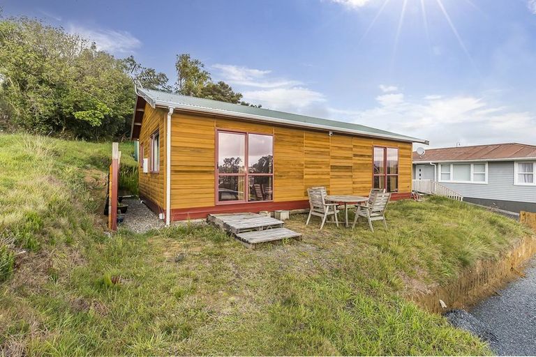 Photo of property in 26 Omapere Street, Waitangirua, Porirua, 5024