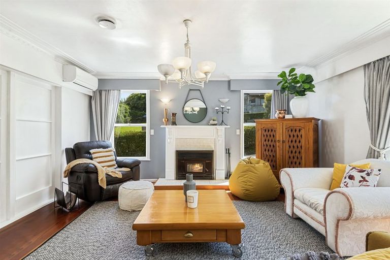 Photo of property in 1/129 Edmonton Road, Te Atatu South, Auckland, 0610